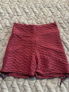 Textured High-Rise Wine Bike Shorts